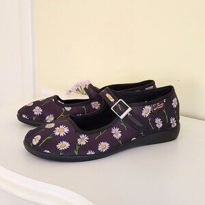 Black & White Daisy Print HOT CHOCOLATE DESIGN "Chocolaticas" Mary Jane Flats 37